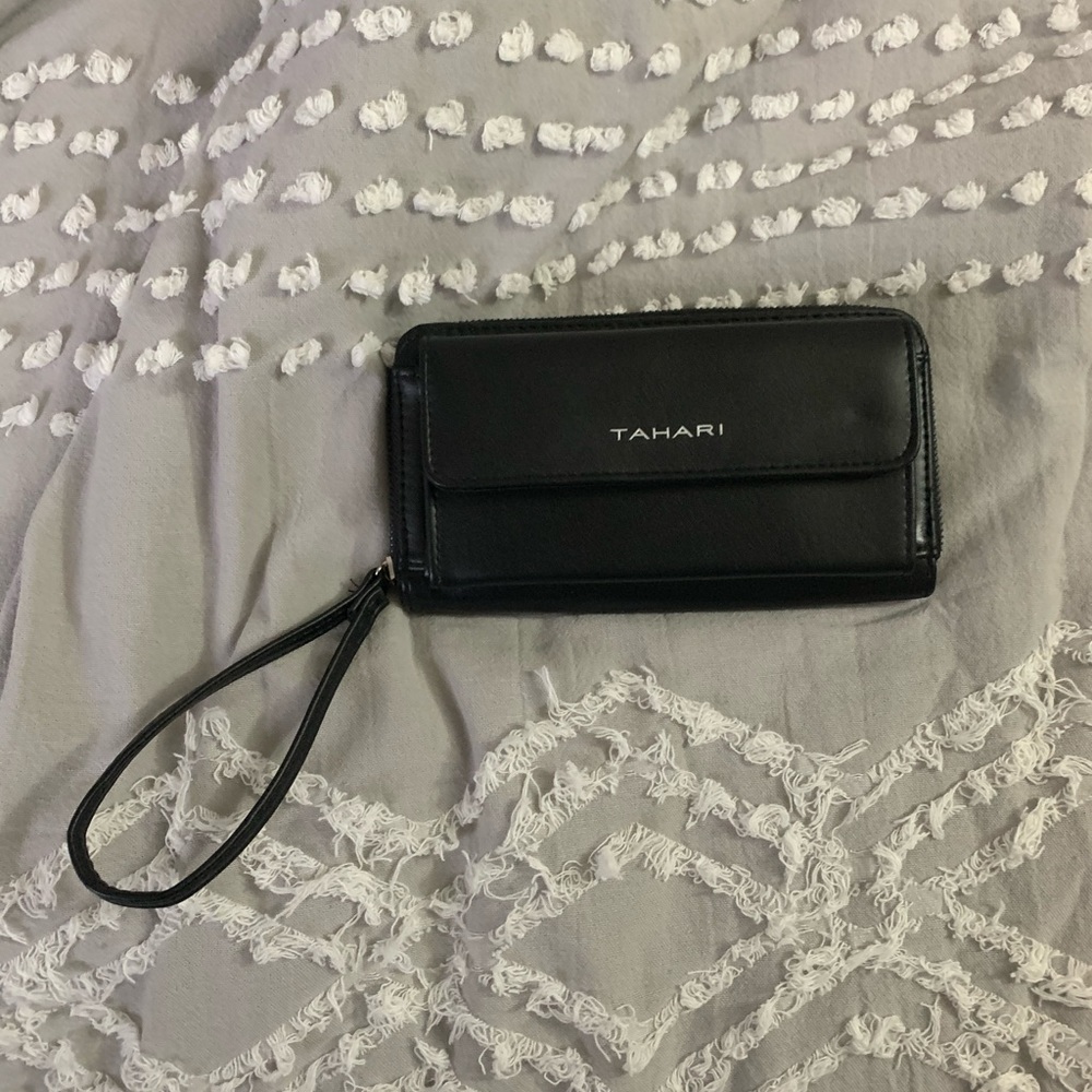 All black spacious wallet